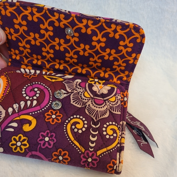 Vera Bradley Tri-Fold Euro Wallet (Safari Sunset) GUC - Picture 2 of 13